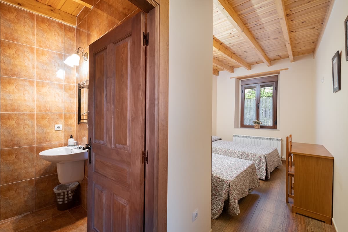 Chambre double avec salle de bain privée à Casa Arianes