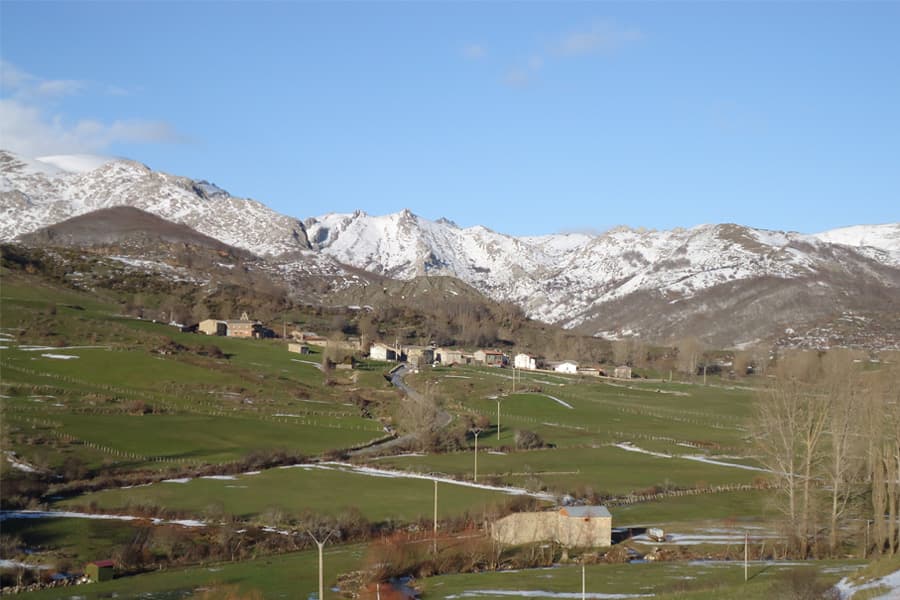 Vista del valle de Solapeña
